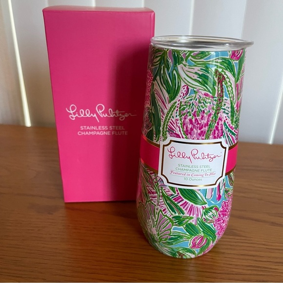 Lilly Pulitzer Beach Towel, Beach Day Pouch, and Champagne Flute Bundle - Picture 11 of 14
